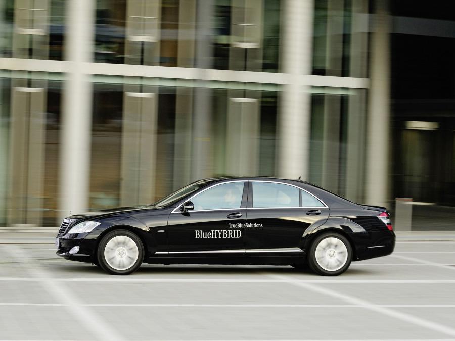  Mercedes-Benz S400 BlueHYBRID 2008 года  (фото 26 из 35)